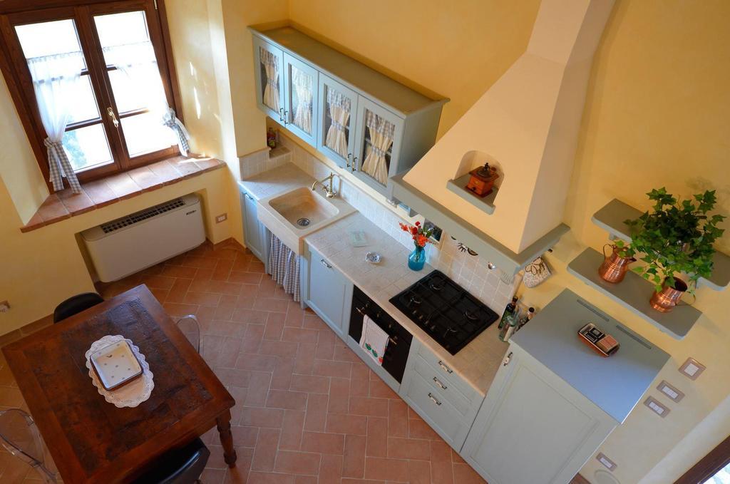 Mommialla Pensionat Gambassi Terme Rum bild